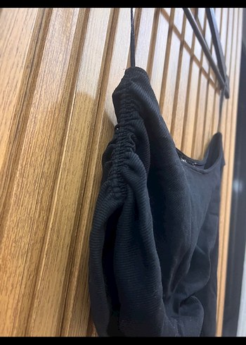 Zara Tek Kollu Drapeli Siyah Mini Bluz M beden - Görsel 3
