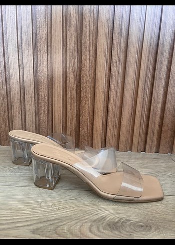 Bambi Bej Şeffaf Bantlı Kadın Topuklu Terlik 39 - Görsel 3