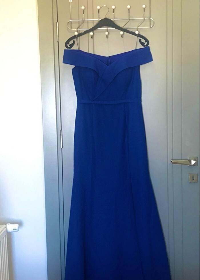 Saks mavisi yırtmaçlı abiye - Görsel 2