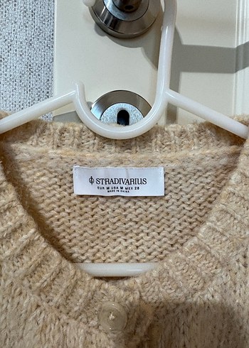 Bej Yüksek Yakalı Uzun Kollu Kadın Hırka - Görsel 4