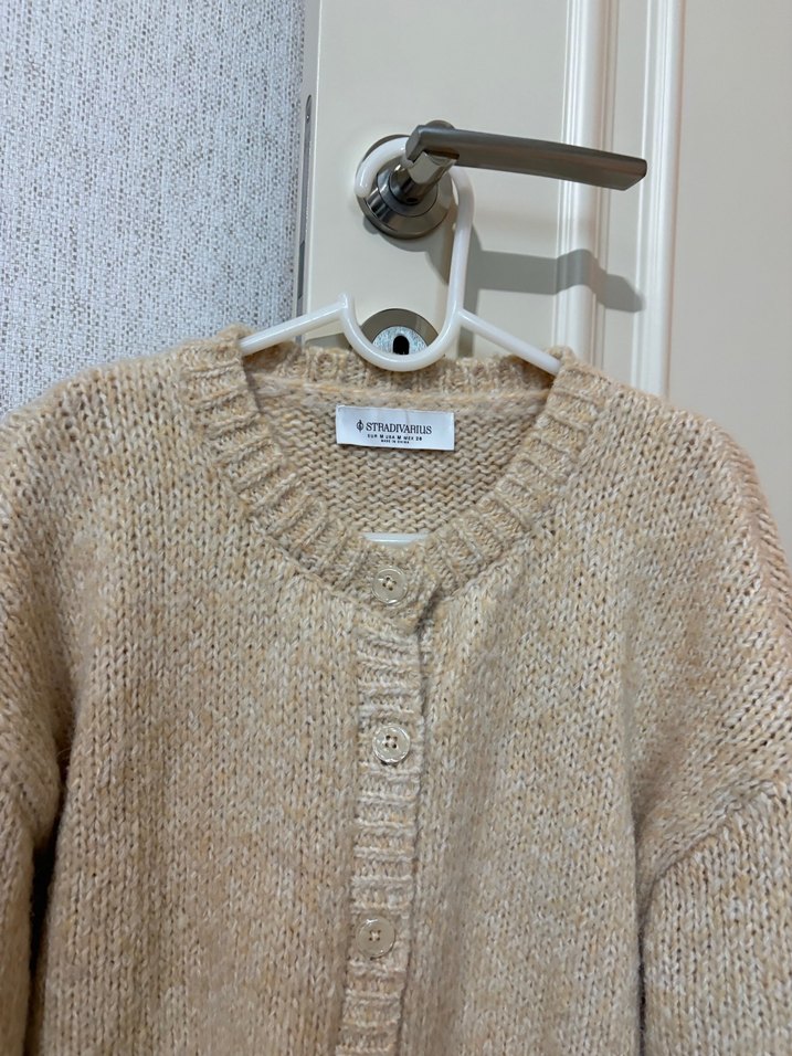 Bej Yüksek Yakalı Uzun Kollu Kadın Hırka - Görsel 3