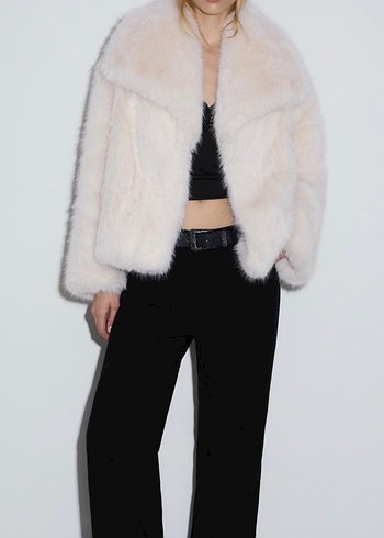 Beyaz Peluş Detaylı Midi Kadın Mont - Görsel 2