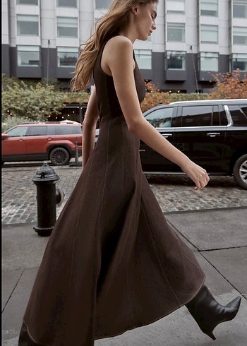 Sokak Stili Uzun Kahverengi Drapeli Elbise - Görsel 4