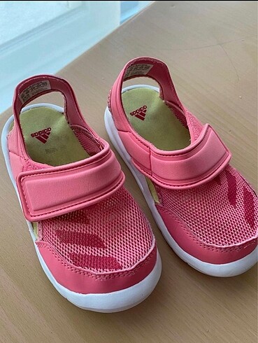 Orijinal Adidas sandalet 26 numara