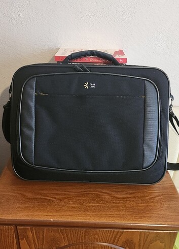 Case logic laptop çantası 
