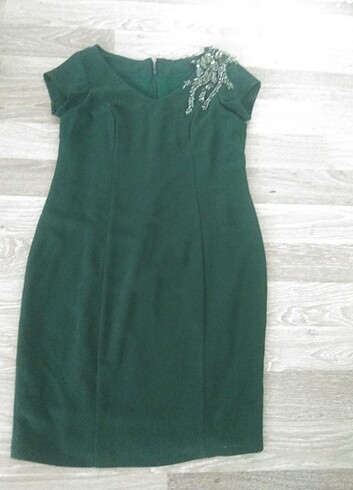 Su yeşili abiye elbise