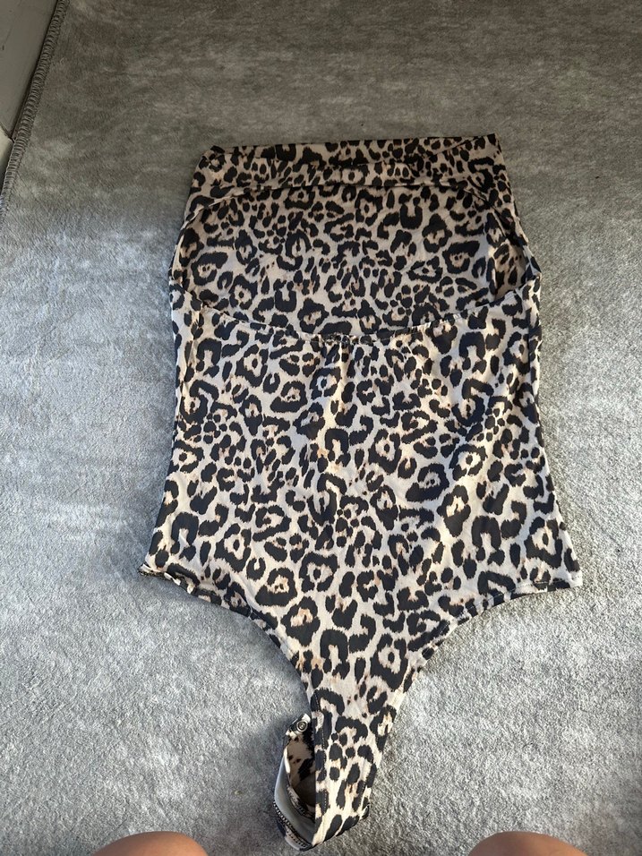 Gri Leopar Desenli Drapeli Kedi Kıyafeti - Görsel 3