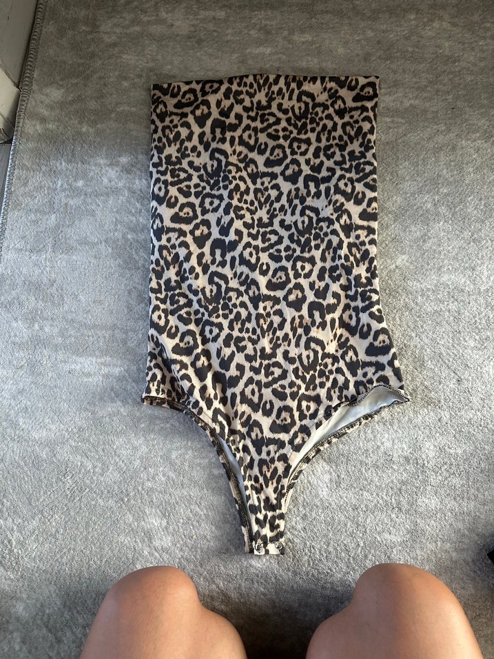 Gri Leopar Desenli Drapeli Kedi Kıyafeti - Görsel 2