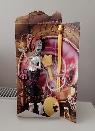 Monster High Scarah Screams