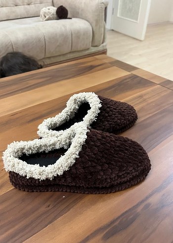 Kahverengi Örgü Kadın Ev Terliği - Görsel 3