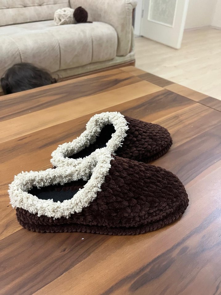 Kahverengi Örgü Kadın Ev Terliği - Görsel 3