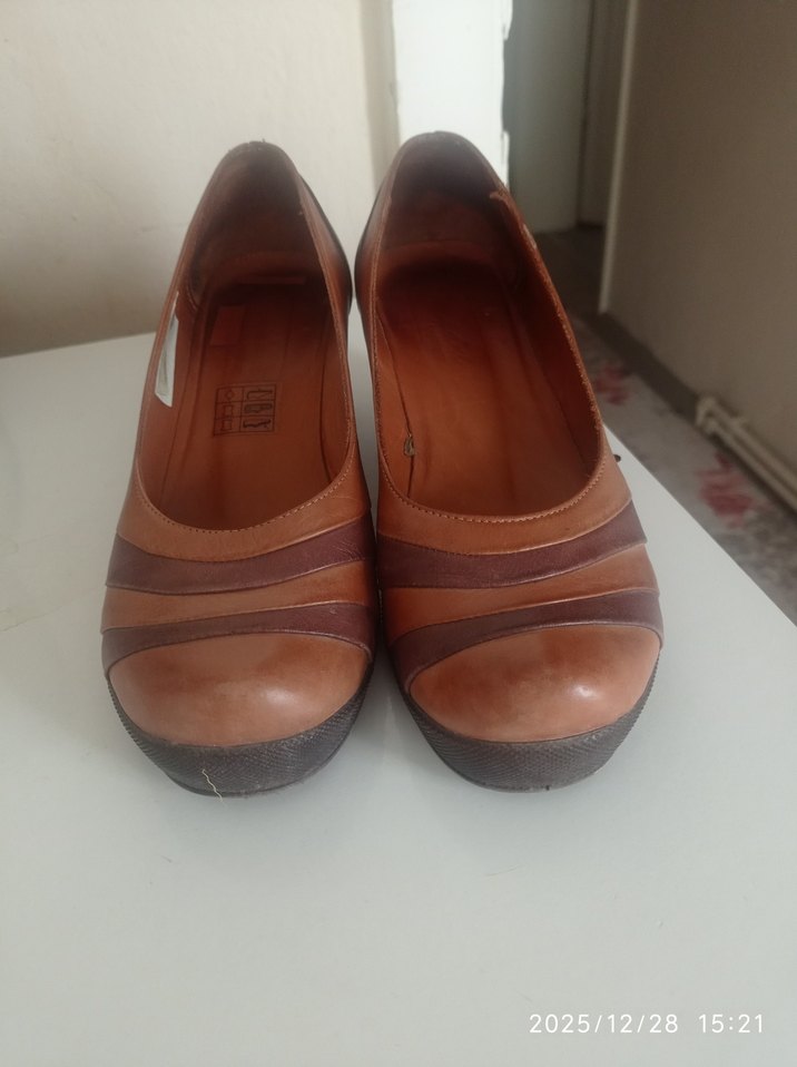 Bej Deri Dolgu Topuklu Kadın Klasik Ayakkabı - Görsel 2