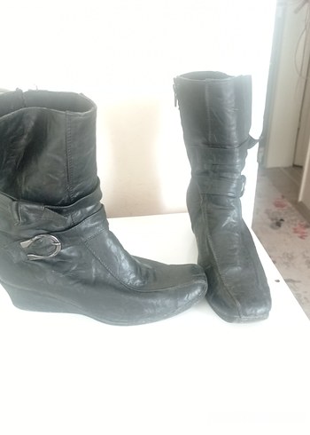 Tokalı Siyah Deri Kadın Dolgu Topuk Bot - Görsel 2