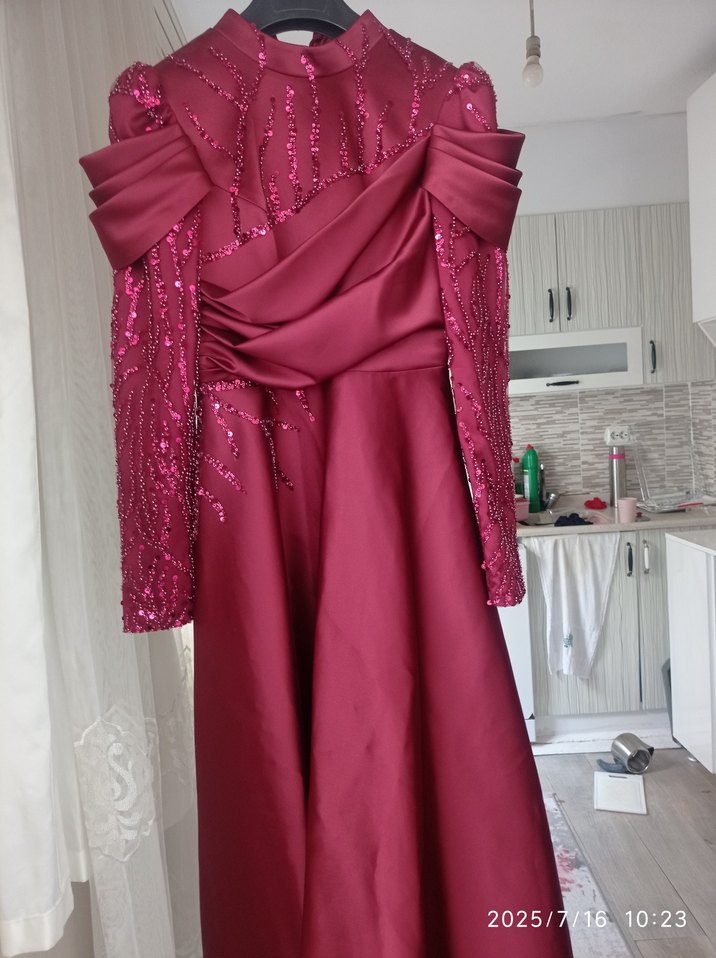 Bordo İşlemeli Uzun Abiye Elbise - Görsel 3