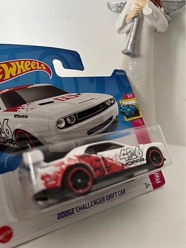  Beden Dodge Challenger