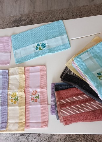 Nakışlı Pastel Renklerde Çok Renkli Havlular