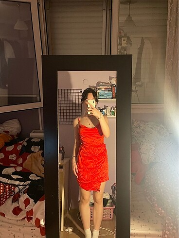 Kırmızı şık gece elbisesi