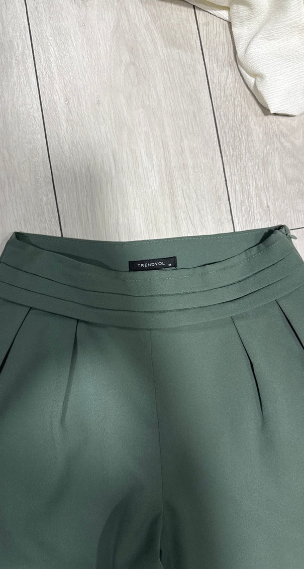 Beli Kemerli Haki Kumaş Pantolon - Görsel 2