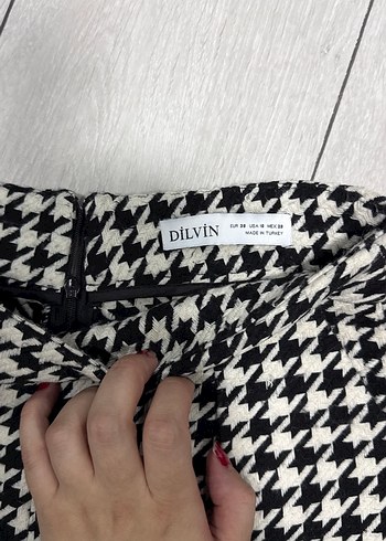 Kemerli Mini Siyah Beyaz Şort - Görsel 3