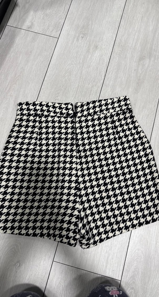 Kemerli Mini Siyah Beyaz Şort - Görsel 2