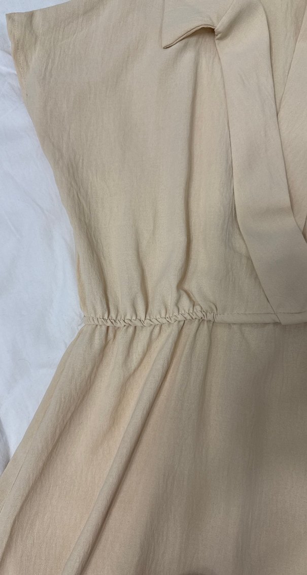 Bej V Yakalı Kolsuz Uzun Elbise - Görsel 4