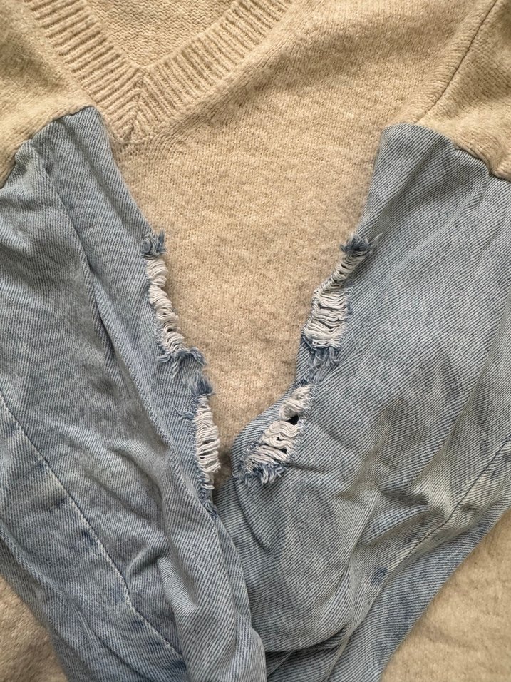 Gri V Yaka Örgü Kadın Kazak - Görsel 4