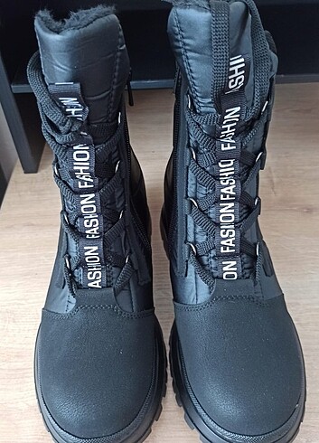 Kadin bot - Görsel 8