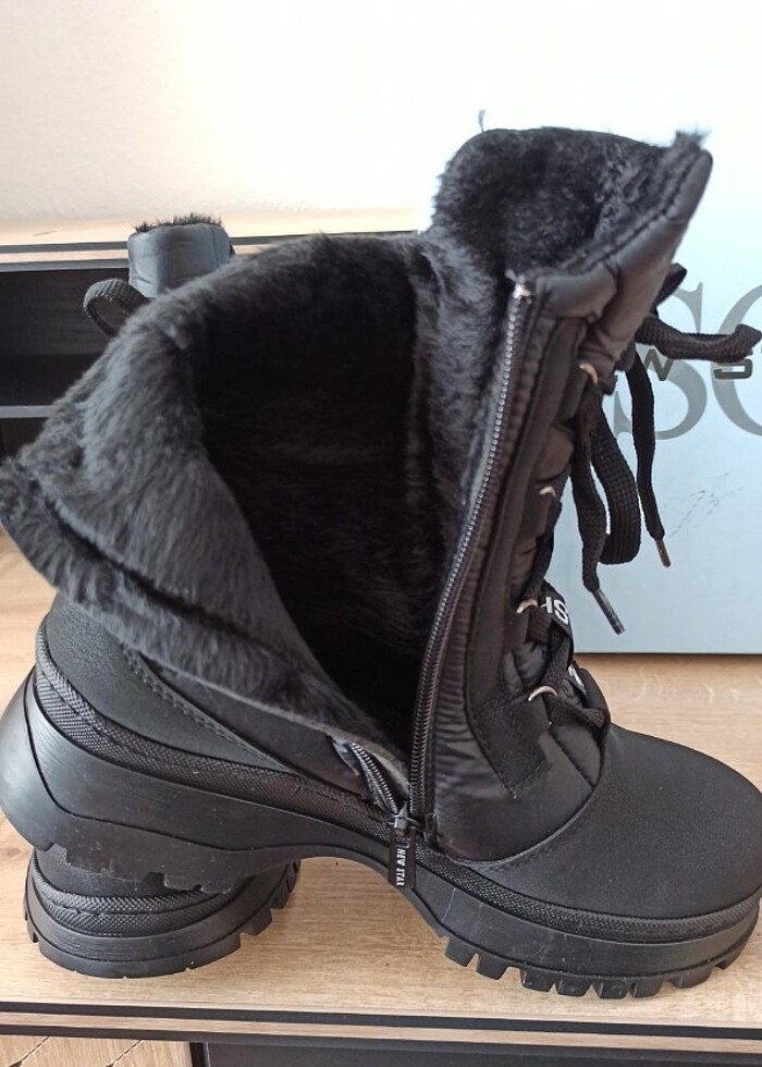 Kadin bot - Görsel 3