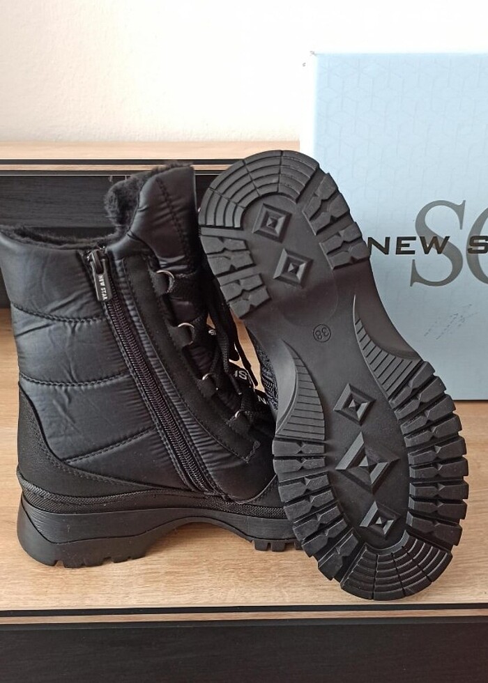 Kadin bot - Görsel 2