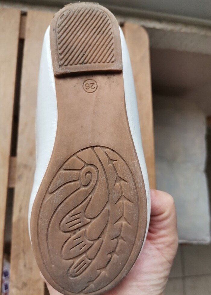 lcw babet rugan kız çocuk 26 numara  - Görsel 3