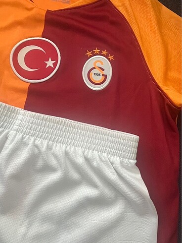 8 Yaş Beden Galatasaray nike forma set