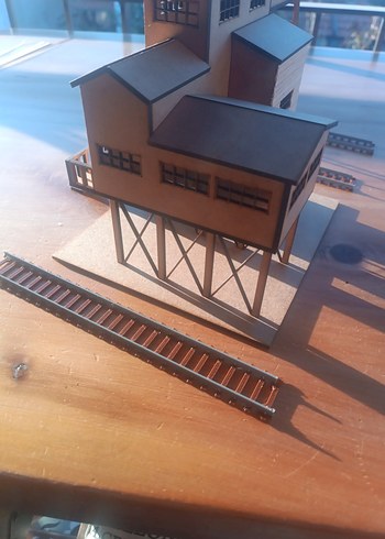 Model tren diorama bina - Görsel 2