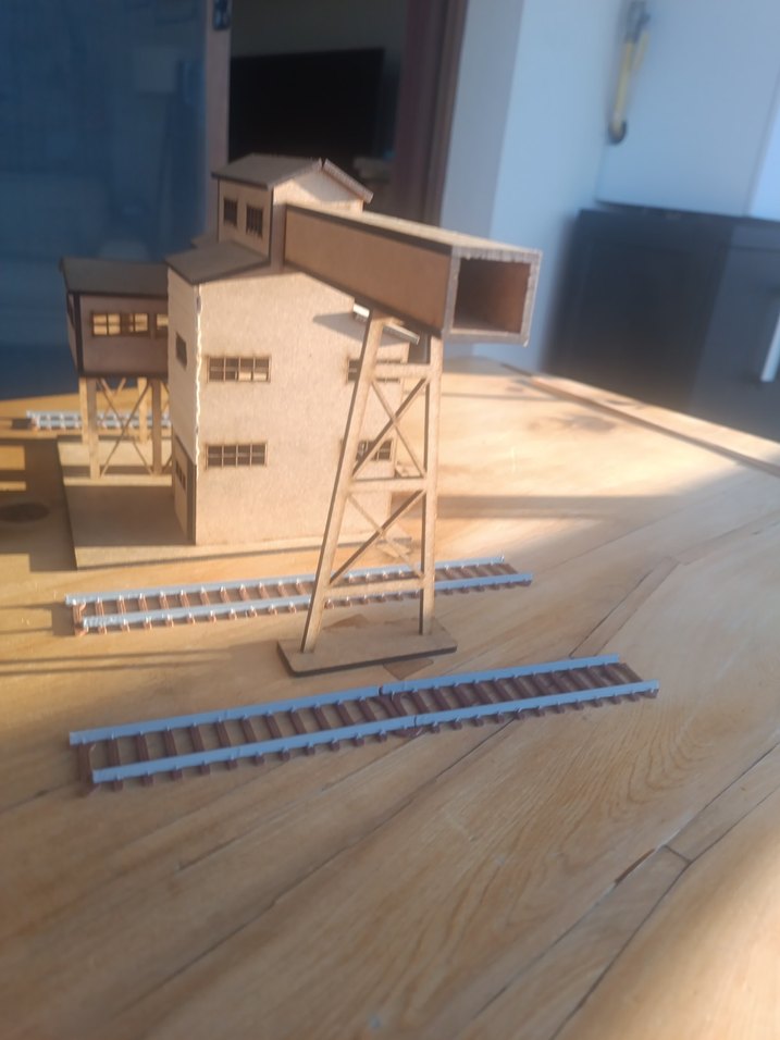Model tren diorama bina - Görsel 4