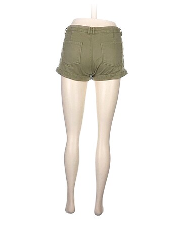 32 Beden Bershka Mini Şort %70 İndirimli.