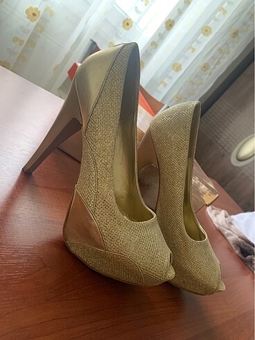 Klasik platform topuklu ayakkabı - Görsel 2