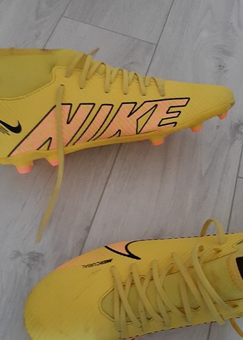 Nike Sarı Erkek Futbol Ayakkabısı