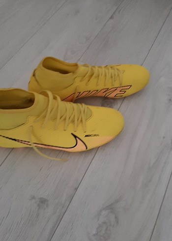 44 Beden sarı Renk Nike Sarı Erkek Futbol Ayakkabısı