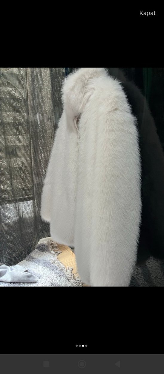 Şıklığın ve Sıcaklığın Beyaz Peluş Ceket — görsel 3/4