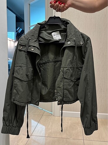 Bershka Kısa Ceket Yağmurluk
