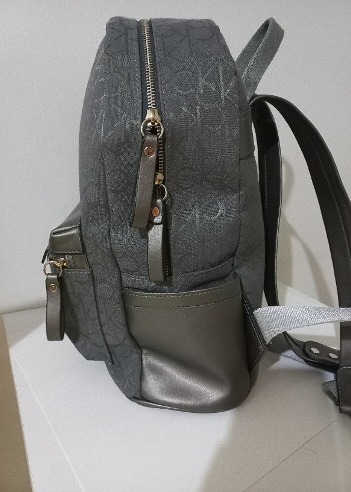 Calvin Clain Sırt Çantası - Görsel 4