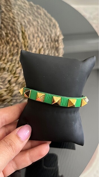 Valentino Yeşil zımba detaylı bileklik