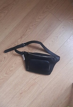 stradivarius bel çantası