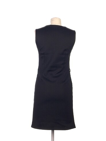 l Beden PreLoved Kısa Elbise %70 İndirimli.