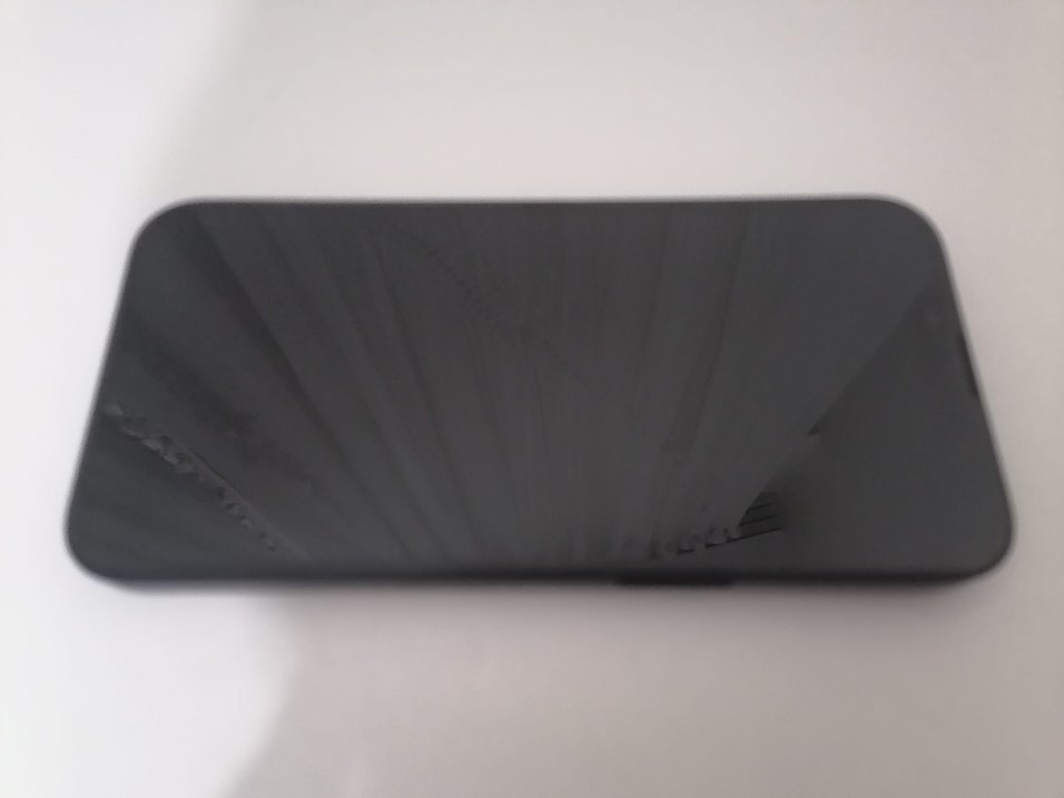 Siyah iPhone 13 - Görsel 4