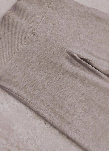 xs Beden ten rengi Renk Bershka İspanyol paça pantolon 