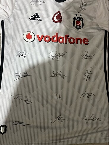 Adidas Beşiktaş imzalı forması