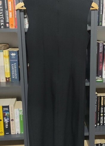 Zara Siyah Kolyeli Kalem Elbise 