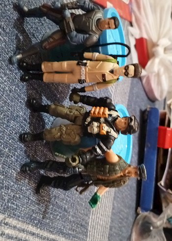 Koyu Tonlarda Askeri Figür Seti