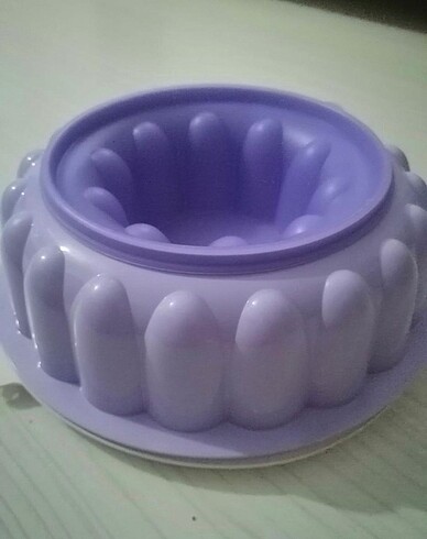 Tupperware lila prenses tacı