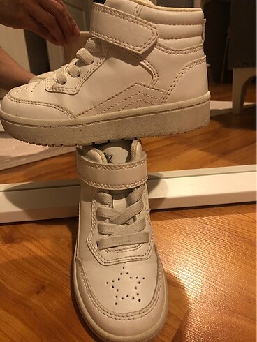 H&M kız çocuk beyaz ayakkbı
